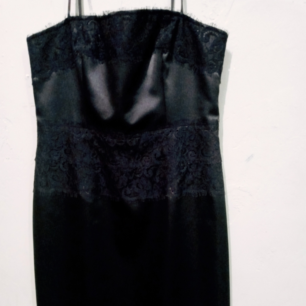 Vintage Anne Klein cocktail dress in black. Size 4.
